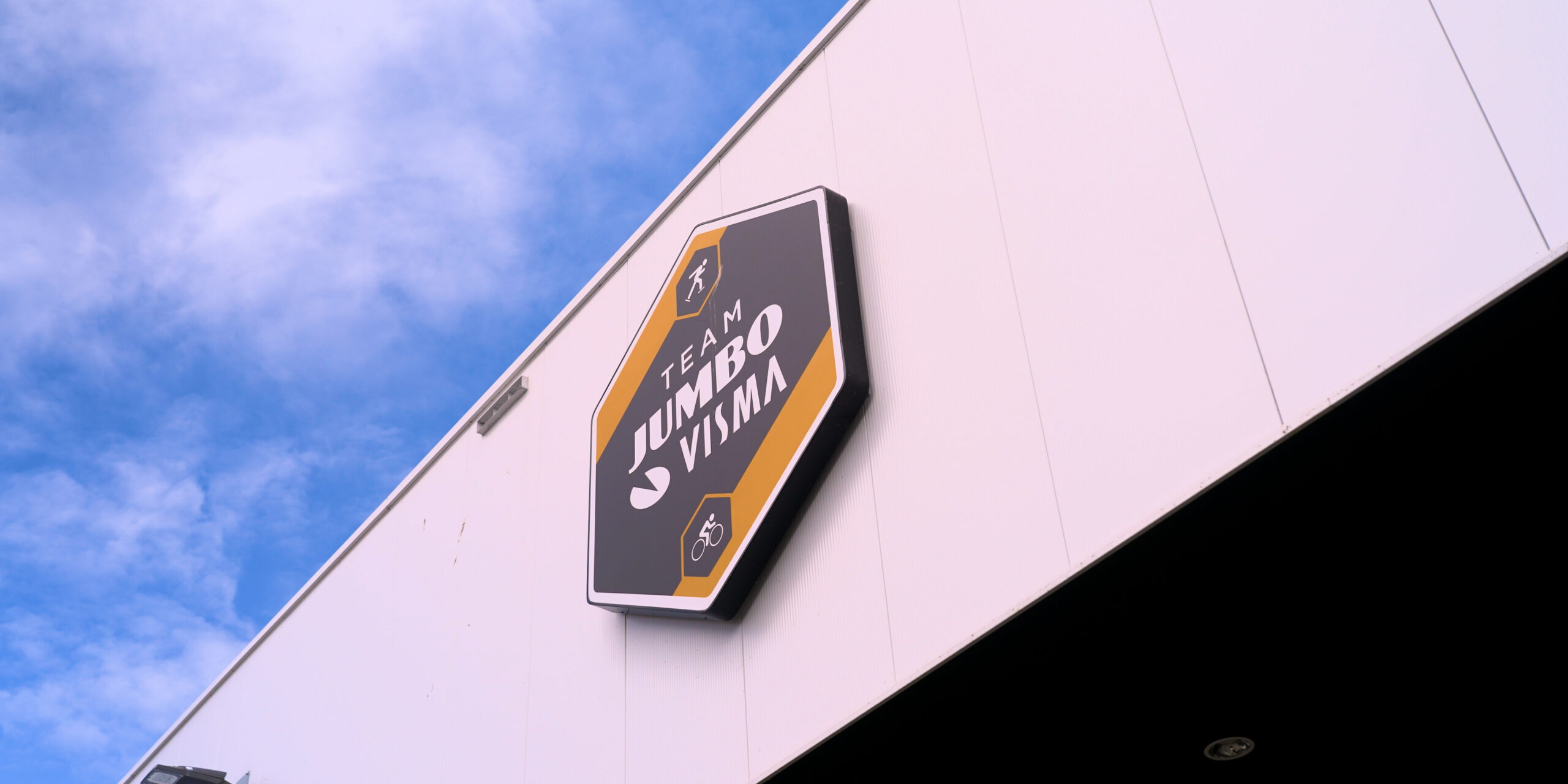 Huldiging hoofdkantoor Team Jumbo-Visma (1)