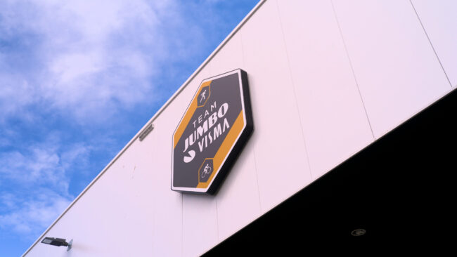 Huldiging hoofdkantoor Team Jumbo-Visma (1)